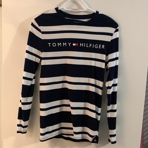 Tommy Hilfiger Men’s long sleeve logo t-shirt
